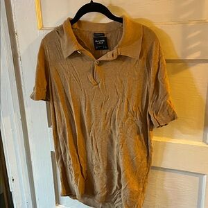 Abercrombie & Fitch Men's Polo in Tan sweater matieral